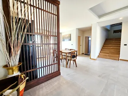 Spacious 4 Beds 5 Baths Pool Villa for Rent