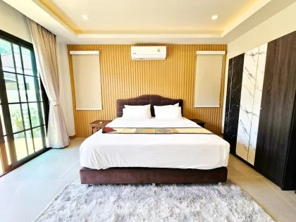 Spacious 4 Beds 5 Baths Pool Villa for Rent