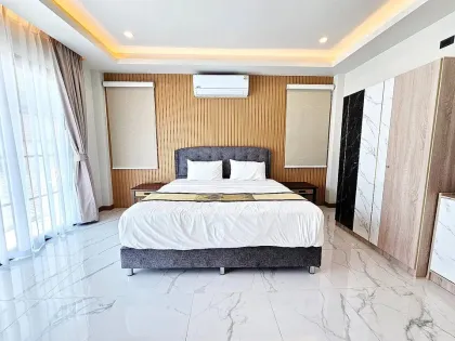 Spacious 4 Beds 5 Baths Pool Villa for Rent