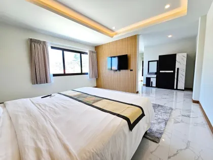 Spacious 4 Beds 5 Baths Pool Villa for Rent