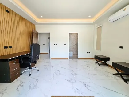 Spacious 4 Beds 5 Baths Pool Villa for Rent