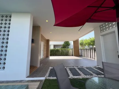 Geräumige 4-Schlafzimmer-Poolvilla zur Miete in geschlossener Anlage in Chalong