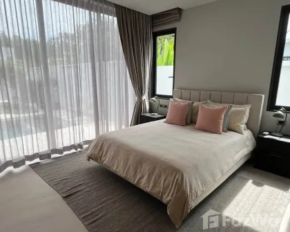 Роскошная 4-спальная экологичная вилла с бассейном Botanica Modern Loft II