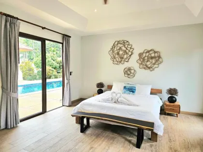 Moderne 5-Schlafzimmer-Poolvilla zur Miete in Thalang, Phuket