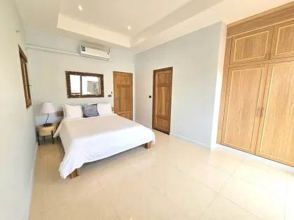 Moderne 5-Schlafzimmer-Poolvilla zur Miete in Thalang, Phuket