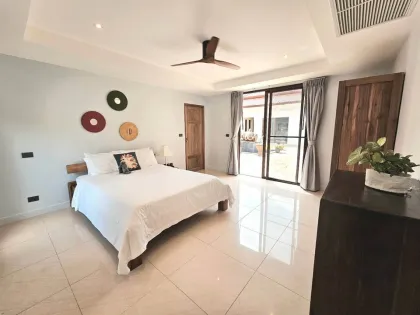 Moderne 5-Schlafzimmer-Poolvilla zur Miete in Thalang, Phuket