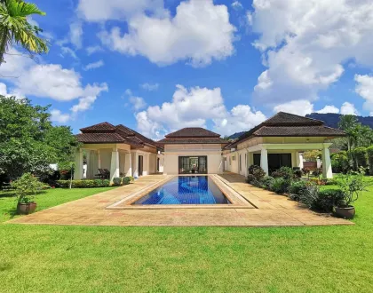 Moderne 5-Schlafzimmer-Poolvilla zur Miete in Thalang, Phuket