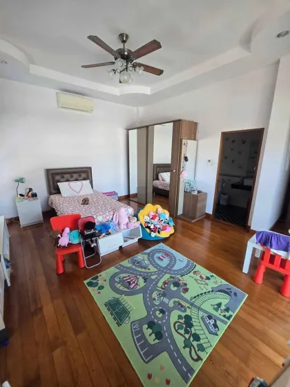 วิลล่าขนาดกว้าง 4 ห้องนอนพร้อมสระว่ายน้ำส่วนตัวในฉลอง