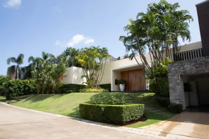 Luxury Pool Villa with 6 Bedrooms in Layan Hills