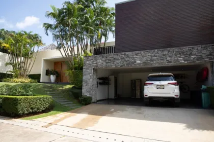 Luxury Pool Villa with 6 Bedrooms in Layan Hills