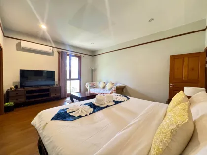 Thai-Style 4-Bed Pool Villa Near Baan Don Village