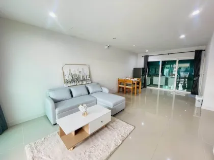 Geräumiges 3-Zimmer-Townhome zur Miete in Ban Phon, Thalang