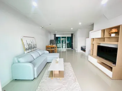Geräumiges 3-Zimmer-Townhome zur Miete in Ban Phon, Thalang