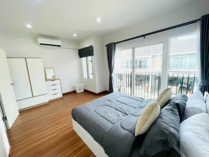 Geräumiges 3-Zimmer-Townhome zur Miete in Ban Phon, Thalang