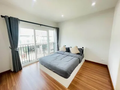 Geräumiges 3-Zimmer-Townhome zur Miete in Ban Phon, Thalang