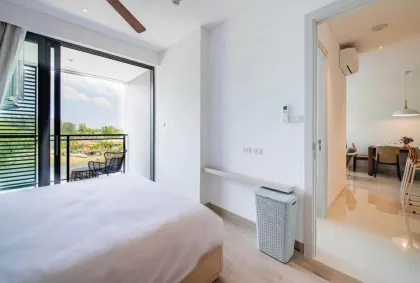 Кондо с 2 спальнями в Cassia Residences с видом на море и озеро