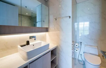 Кондо с 2 спальнями в Cassia Residences с видом на море и озеро