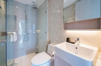 Кондо с 2 спальнями в Cassia Residences с видом на море и озеро