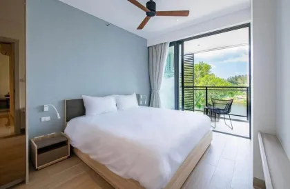 Кондо с 2 спальнями в Cassia Residences с видом на море и озеро
