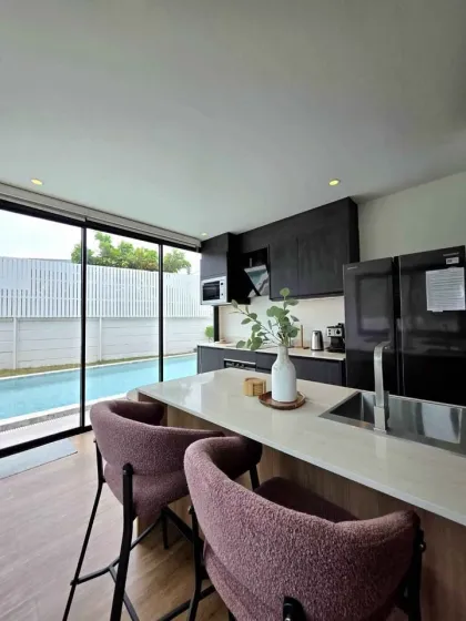 Villa privée 3 chambres entièrement meublée avec piscine à louer à Kathu