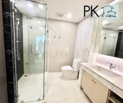 Apartamento de 2 habitaciones y 2 baños en alquiler en Mida Grande, Cherngtalay
