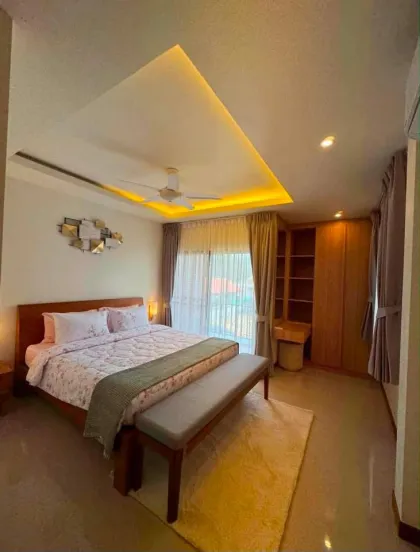 Casa adosada de 3 habitaciones y 3 baños en alquiler en Cherngtalay