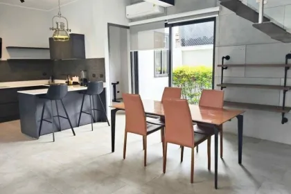 Geräumige 2-Schlafzimmer-Villa mit Pool zur Miete in Chalong
