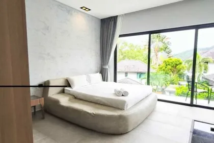 Geräumige 2-Schlafzimmer-Villa mit Pool zur Miete in Chalong