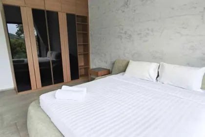 Geräumige 2-Schlafzimmer-Villa mit Pool zur Miete in Chalong