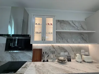 Villa renovada de 4 habitaciones con piscina en alquiler en Chalong