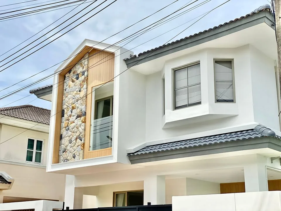 Villa Familiar 3 habitaciones 4 baños en Chalong para alquiler