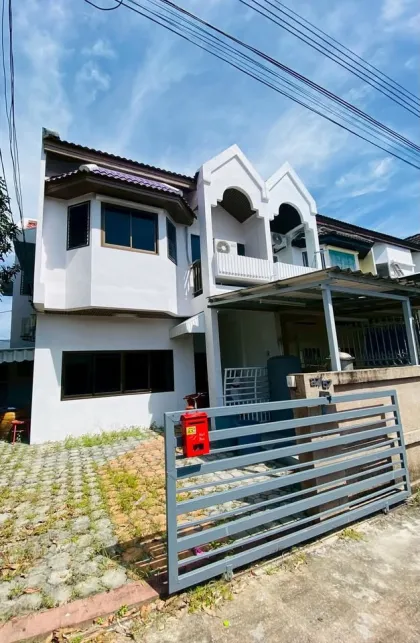 Maison mitoyenne 2 chambres 2 salles de bain à louer à Chalong, Phuket
