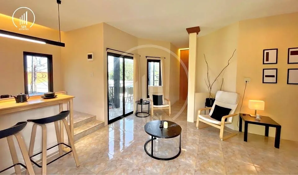 Geräumige 1-Zimmer-Wohnung mit privater Dachterrasse in Cherng Thalay
