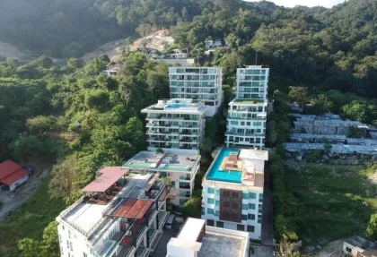 Appartement 1 Chambre 1 Salle de Bain avec Vue Montagne à Patong