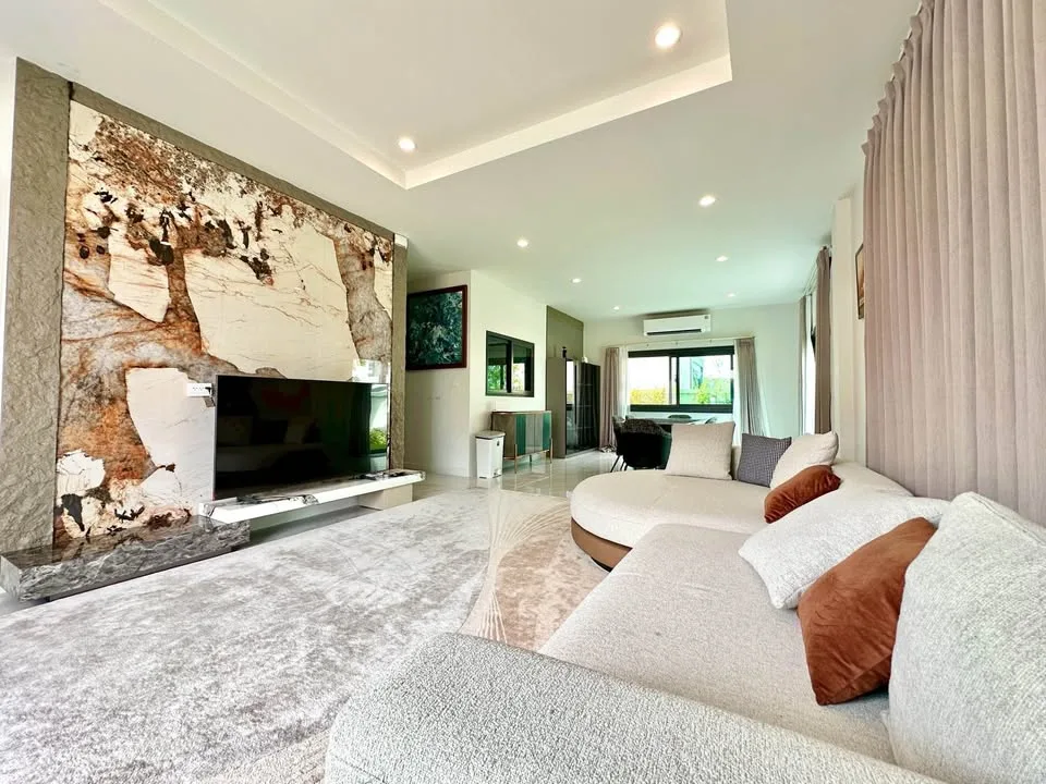 Grande villa 4 chambres 4 salles de bains en location à Supalai Lake Ville, Koh Kaew