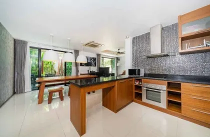 Villa avec Piscine de 2 Chambres à Louer à Rawai, Phuket