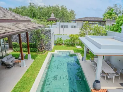 Villa Balinesa de Lujo con 4 Dormitorios en Botanica Foresta, Layan Phuket