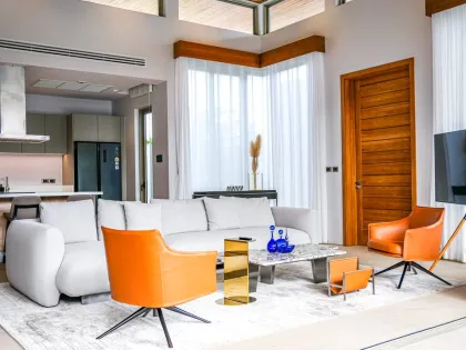 Villa Balinesa de Lujo con 4 Dormitorios en Botanica Foresta, Layan Phuket
