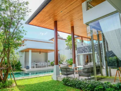 Villa Balinesa de Lujo con 4 Dormitorios en Botanica Foresta, Layan Phuket