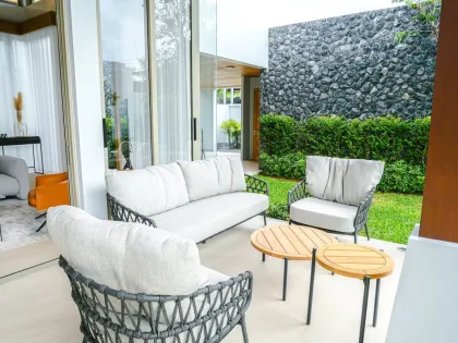 Villa Balinesa de Lujo con 4 Dormitorios en Botanica Foresta, Layan Phuket