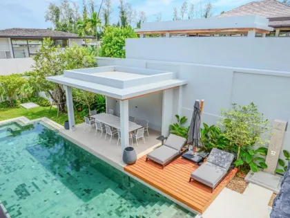 Villa Balinesa de Lujo con 4 Dormitorios en Botanica Foresta, Layan Phuket