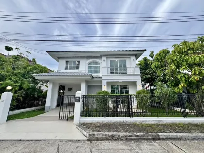 Villa 3 Chambres à Louer à Chalong, Phuket