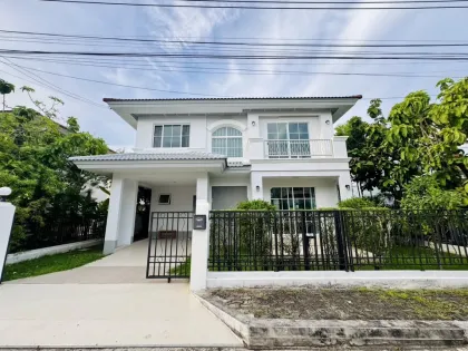 Villa 3 Chambres à Louer à Chalong, Phuket