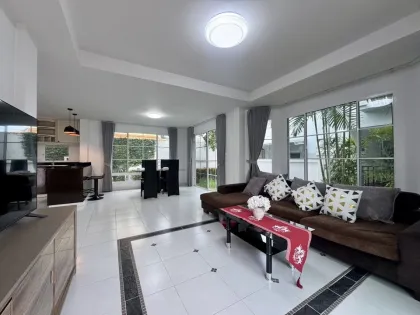 Villa 3 Chambres à Louer à Chalong, Phuket