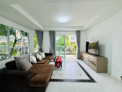Villa 3 Chambres à Louer à Chalong, Phuket