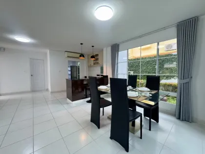 Villa 3 Chambres à Louer à Chalong, Phuket