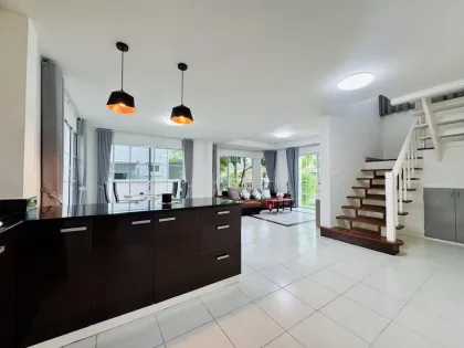 Villa 3 Chambres à Louer à Chalong, Phuket
