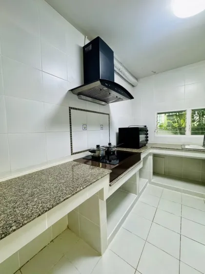 Villa 3 Chambres à Louer à Chalong, Phuket