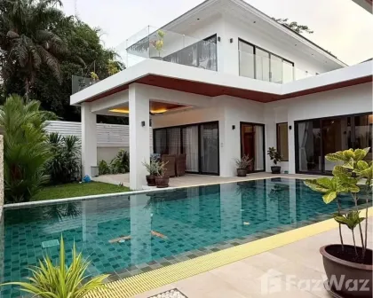 Modern Pool Villa Near Nai Harn Beach in Rawai