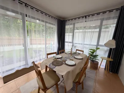 Villa spacieuse de 3 chambres à louer dans le secteur prisé de Laguna, Thalang